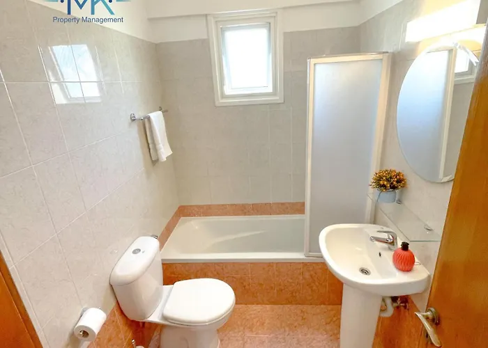 Seawitch Apartment Larnaca