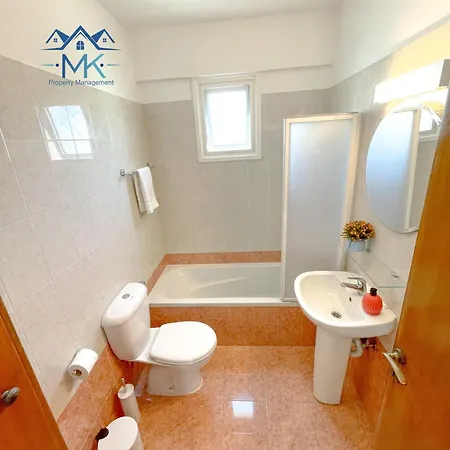 Seawitch Apartment Larnaca